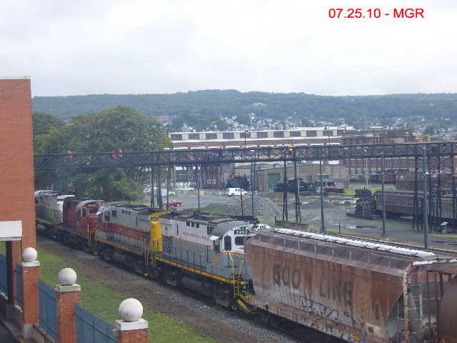 Sightings 07.25.10  / Grain Train, CP at Taylor Yard