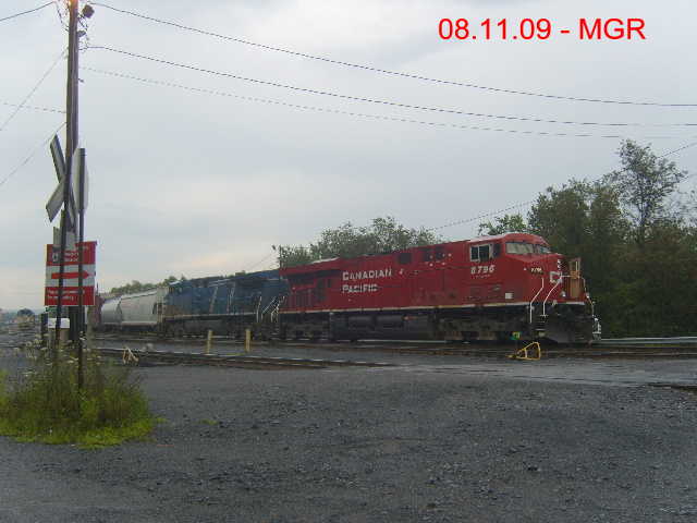 Sightings 08.11.09 / Southbound at Taylor Yard