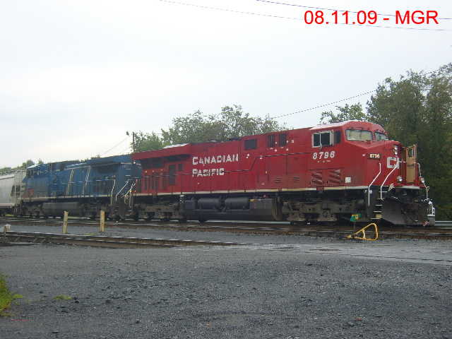 Sightings 08.11.09 / Southbound at Taylor Yard