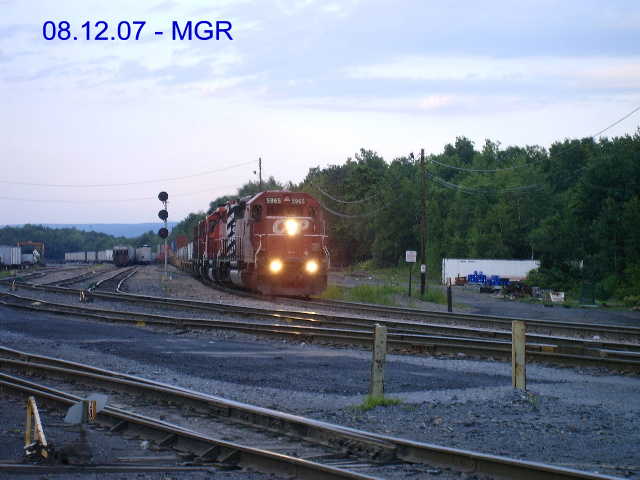 Sightings 08.12.07 / Stack Train At Taylor, Garbage Cars