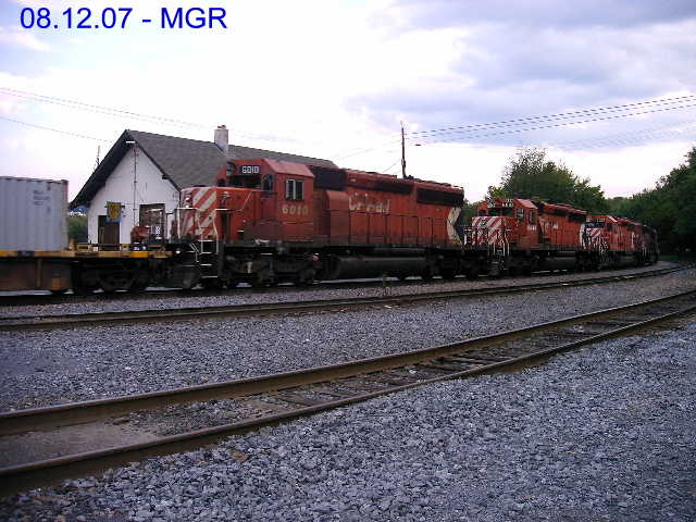 Sightings 08.12.07 / Stack Train At Taylor, Garbage Cars
