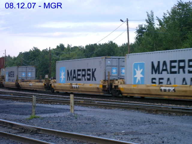 Sightings 08.12.07 / Stack Train At Taylor, Garbage Cars