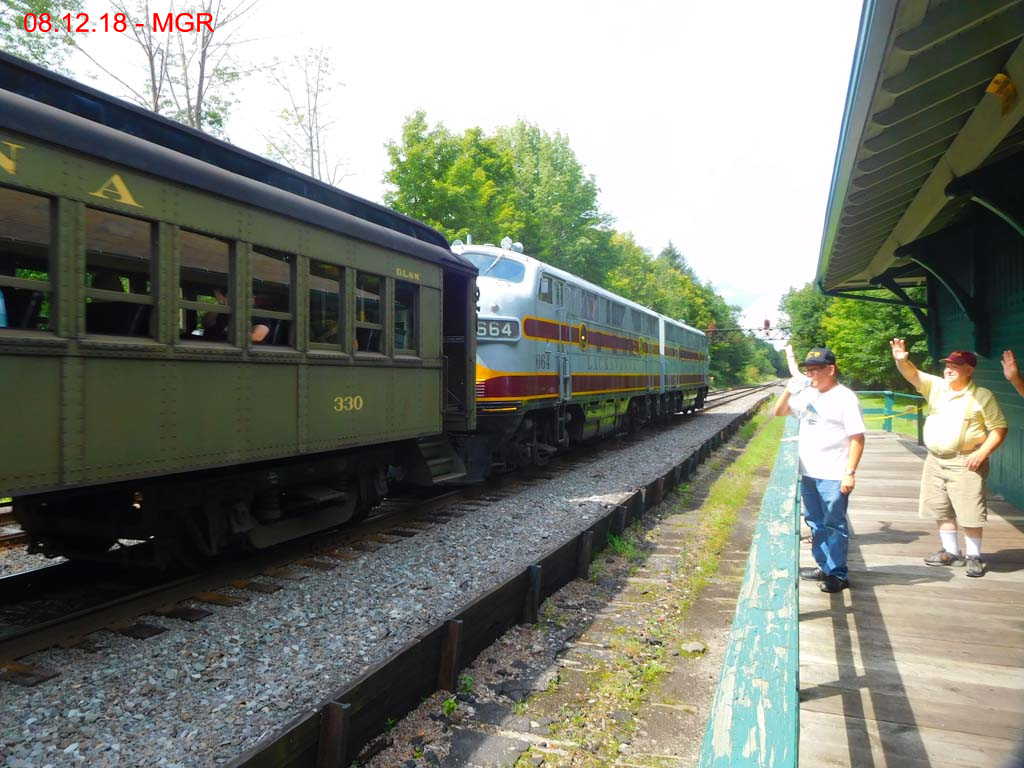 Sightings 08.12.18 /  Lackawanna Units at Moscow Station
