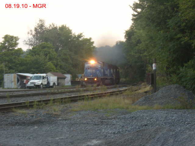 Sightings 08.19.10 / Ex Conrail at Taylor