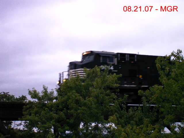 Sightings 08.21.07 / Junk Freight Over Gauntlet