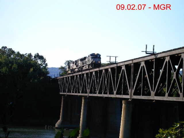 Sightings 09.02.07 / Cripple, Light Move Over Gauntlet