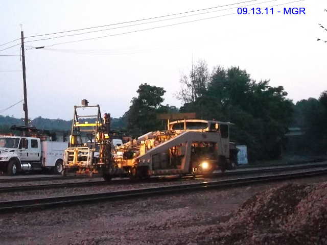 Sightings 09.13.11 / MOW, Train at Taylor