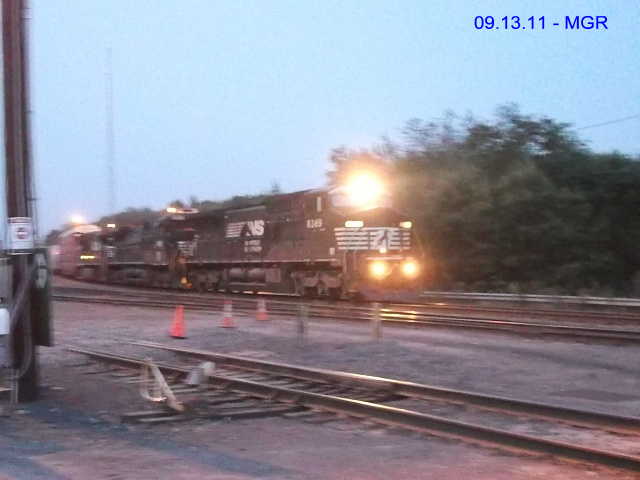 Sightings 09.13.11 / MOW, Train at Taylor