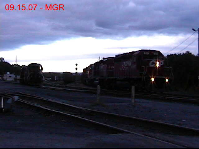 Sightings 09.15.07 / 2 Trains At Taylor