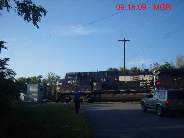 Sightings 09.15.09 / Southbound at Hudson