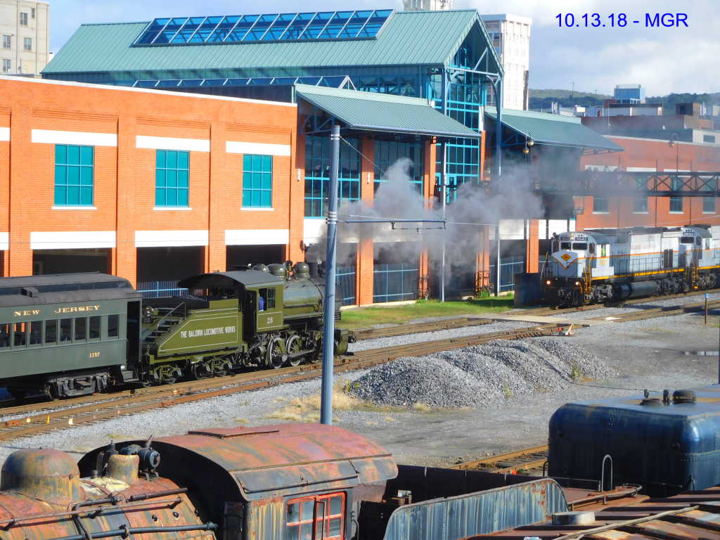 Sightings 10.13.18  /  Meet At Steamtown