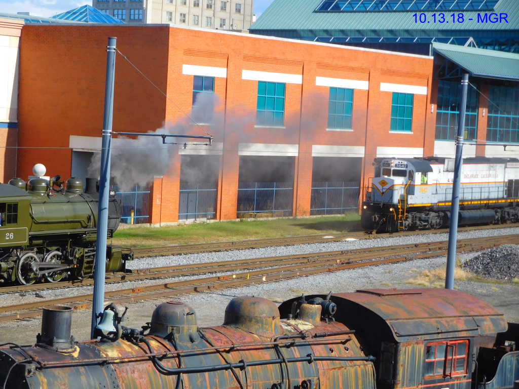 Sightings 10.13.18  /  Meet At Steamtown