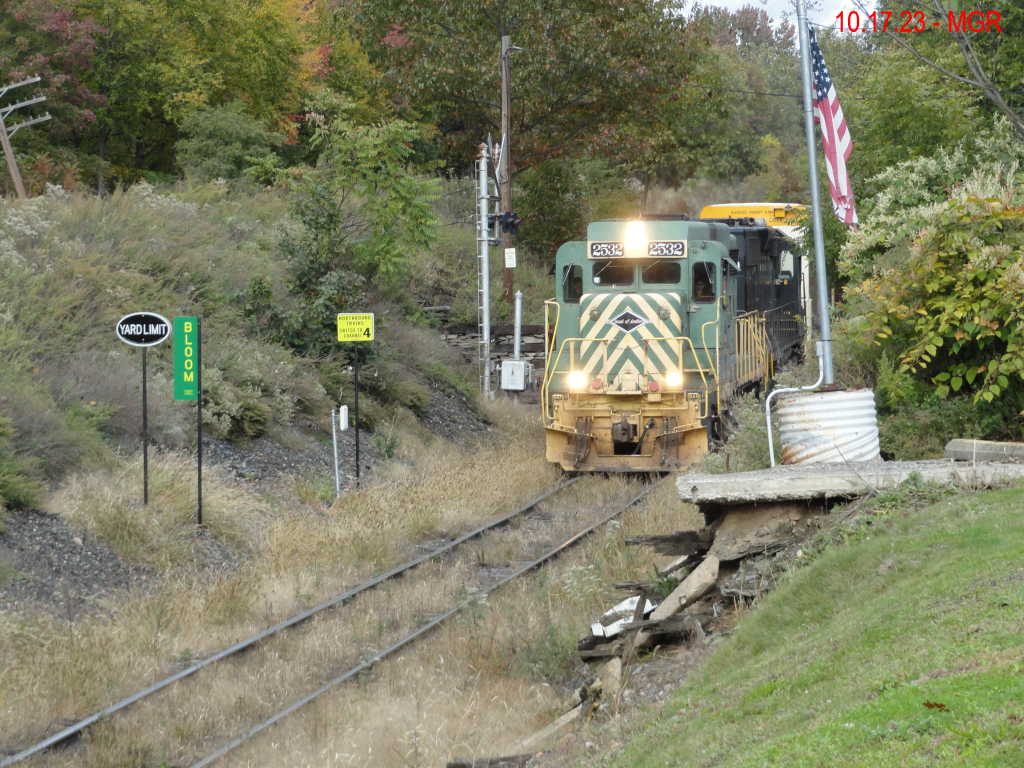 Sightings 10.17.23  / R&N by Gas Station