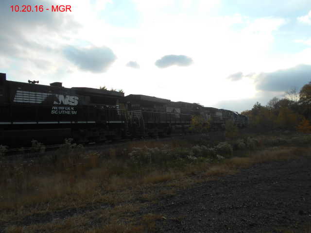 Sightings 10.20.16  /  GATX Slugs At Hudson