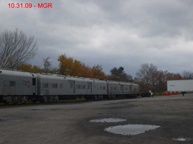 Sightings 10.31.09 / Circus Train Cars, D-L at Night