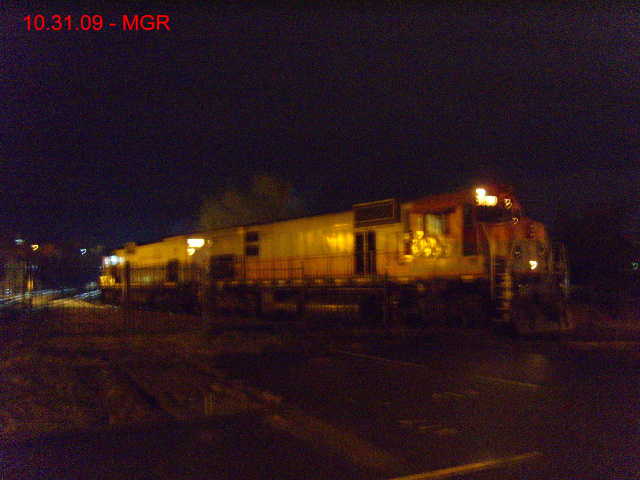 Sightings 10.31.09 / Circus Train Cars, D-L at Night