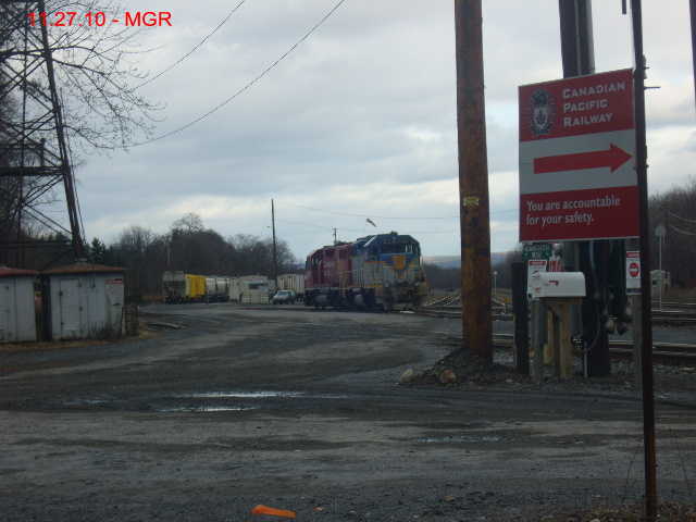 Sightings 11.27.10  / D&H Unit at Taylor