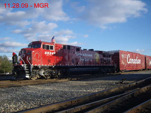Sightings 11.28.09 / CP Holiday Train At Steamtown