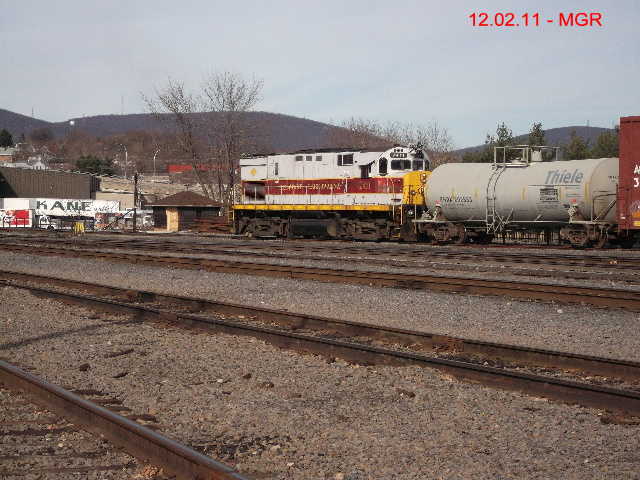 Sightings 12.02.11  /  DL Shifting Cars at Steamtown Yard