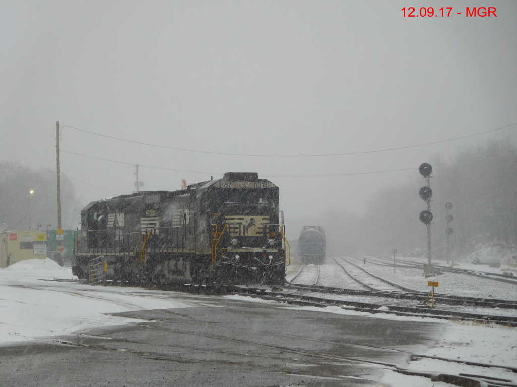 Sightings 12.09.17 /  Taylor Yard, Steamtow