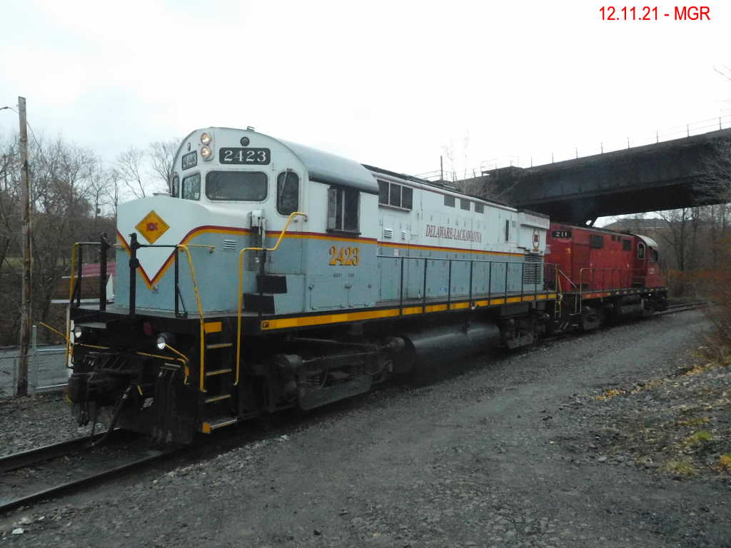 Sightings 12.11.21  / DL Around Steamtown