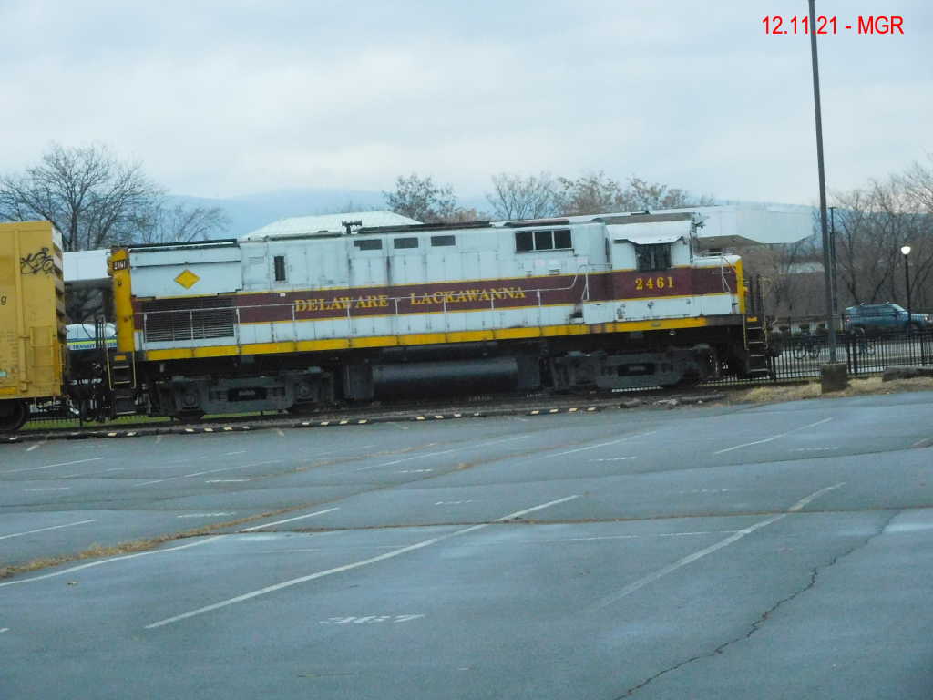 Sightings 12.11.21  / DL Around Steamtown