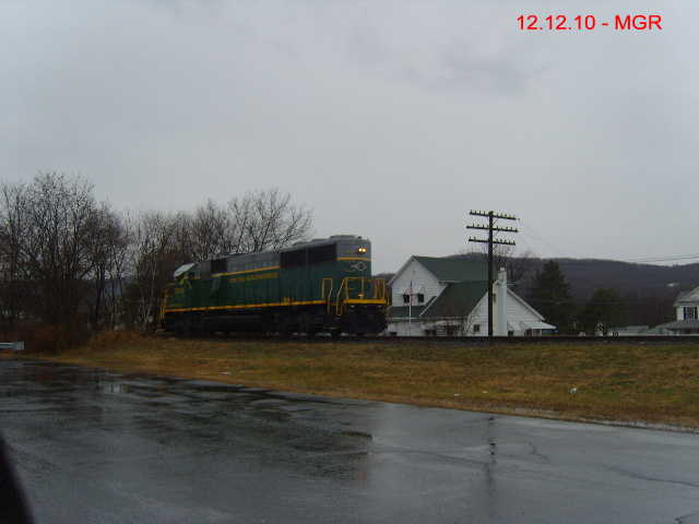 Sightings 12.12.10  /  R&N Running Light at Duryea