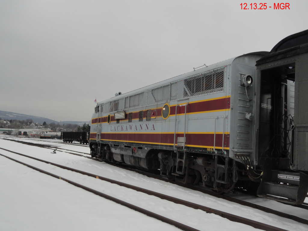 Sightings 12.13.25 /  North Pole Limited At Steamtown