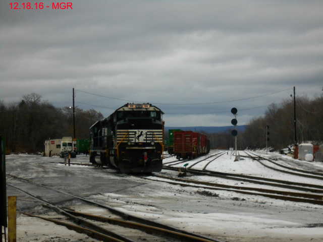 Sightings 12.18.16 /  NS Units at Taylor Yard