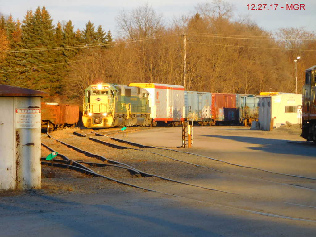 Sightings 12.27.17 / Taylor Yard, NS Gets Fuel, RN Passes Thr