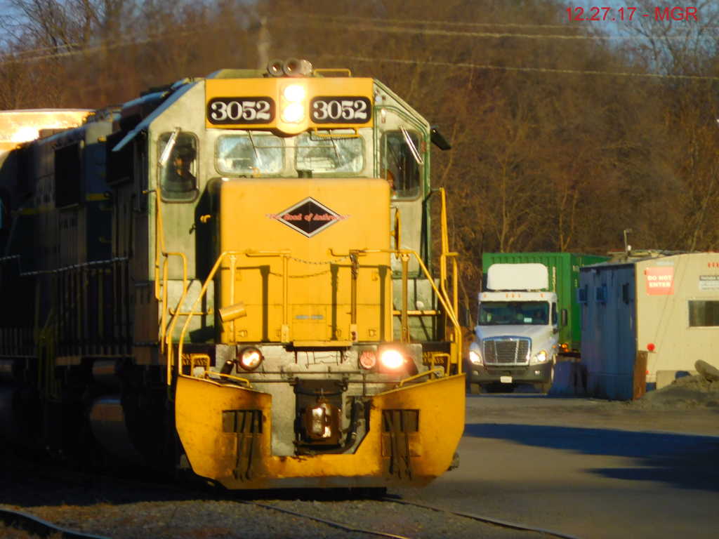 Sightings 12.27.17 / Taylor Yard, NS Gets Fuel, RN Passes Thr