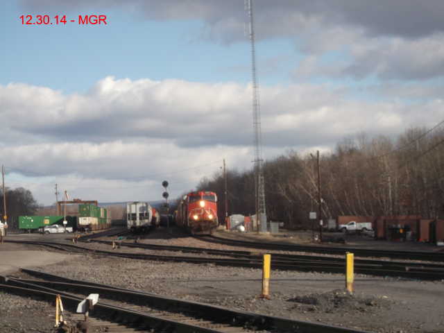Sightings 12.31.14  /  CN Units Thru Taylor Yard
