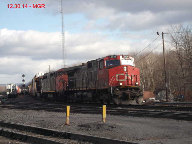 Sightings 12.31.14  /  CN Units Thru Taylor Yard