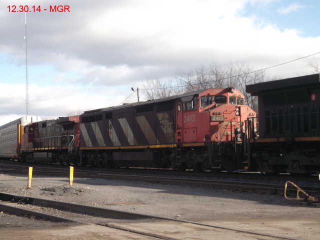 Sightings 12.31.14  /  CN Units Thru Taylor Yard